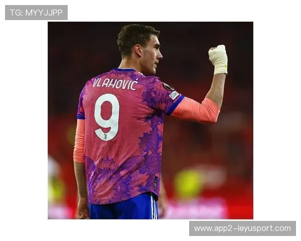 尤文反越位成功送出直塞，弗拉霍维奇高速突入禁区