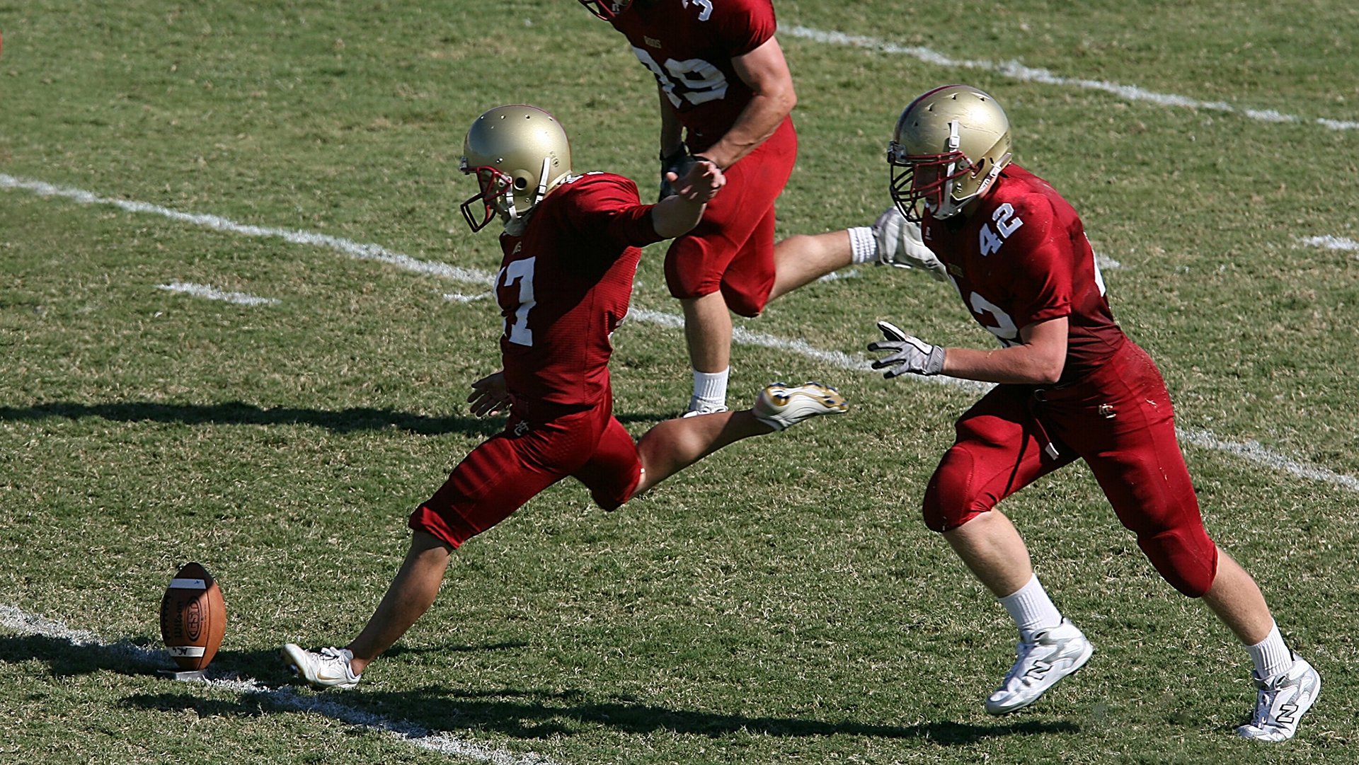 “亚戈·卡尔曼:阿根廷美洲狮队的全能后卫,未来值得期待”